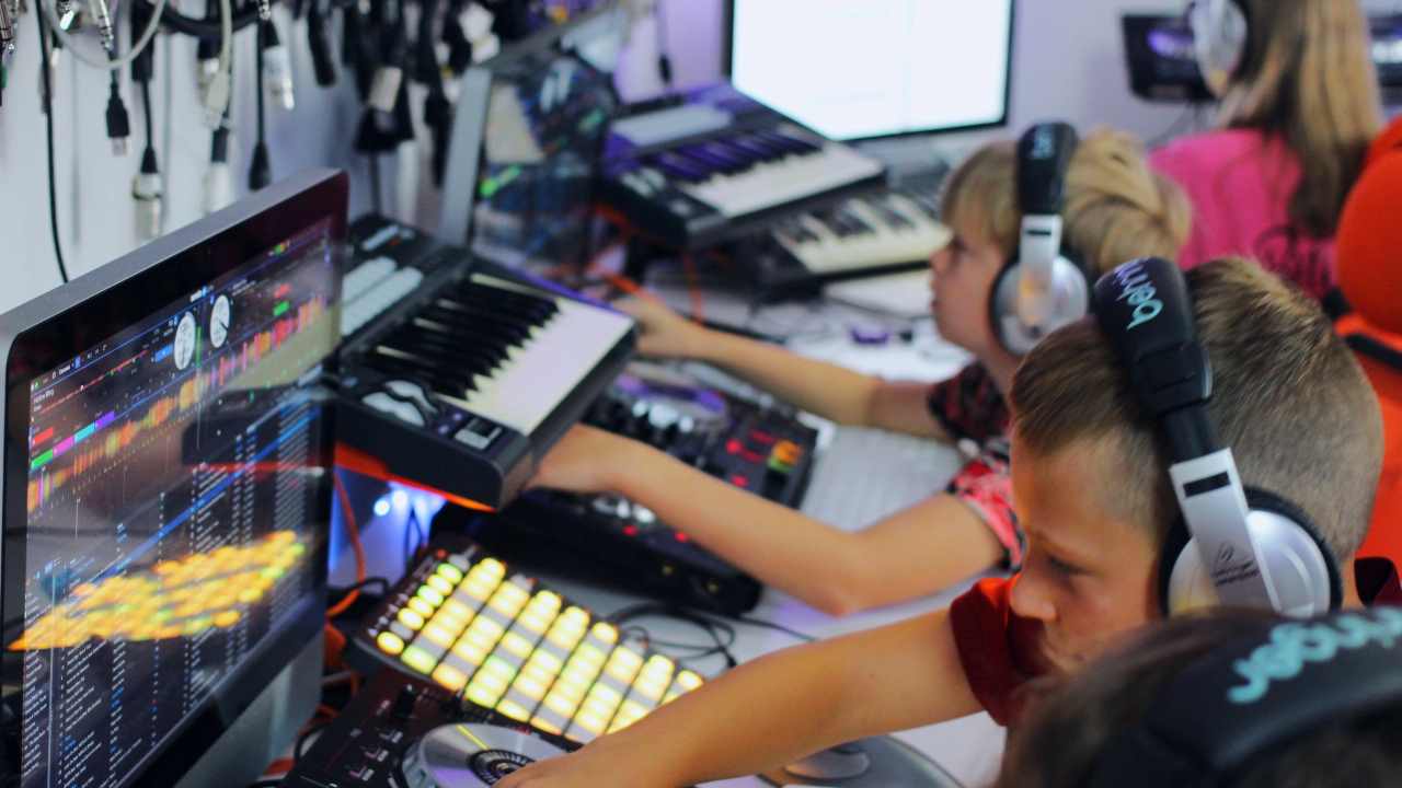 Youth Camp for Music Production, Songwriting and DJing at AMP Music Lab